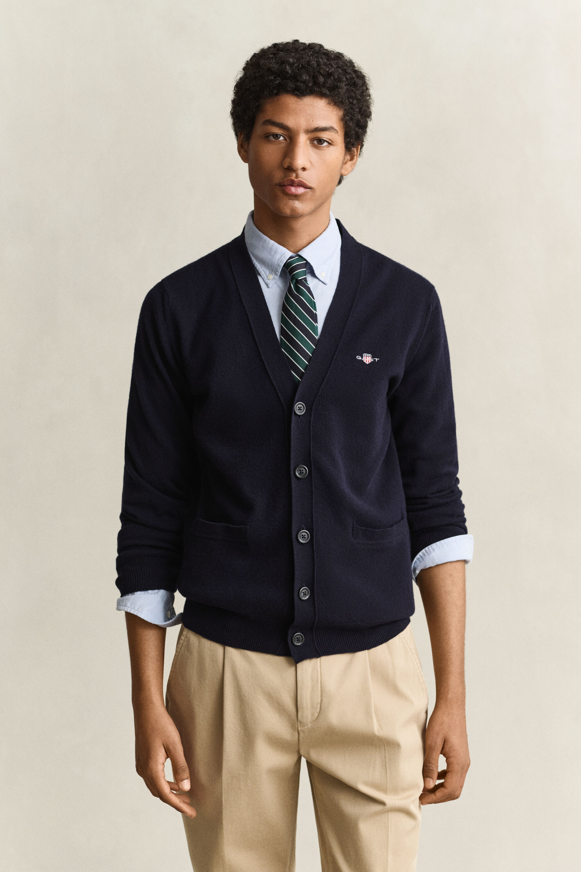 Cardigan con scollo a V in lana d’agnello