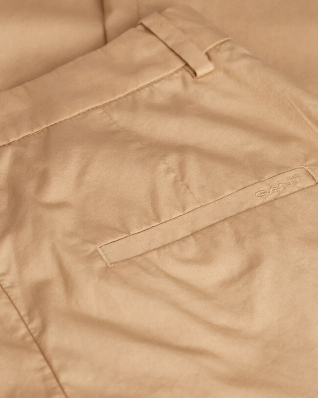 Pantaloni chino leggeri