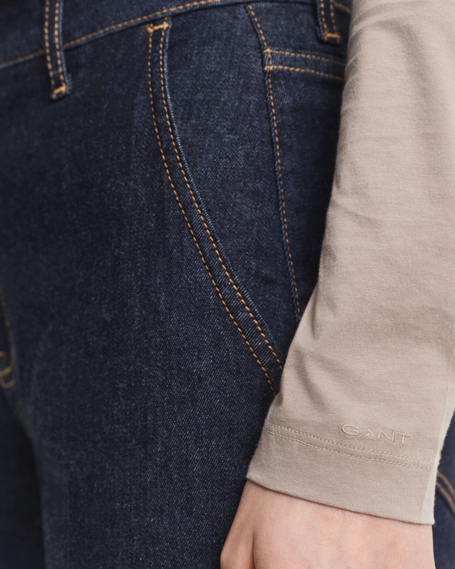 Maglia a collo alto in cotone leggero